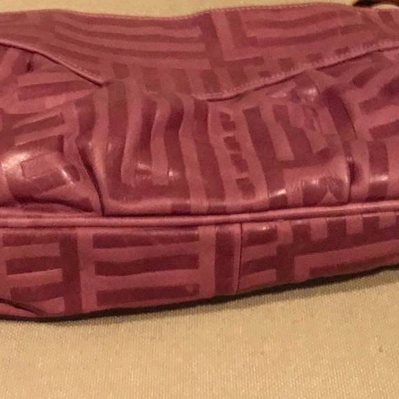 Purple leather bag. Texture looks like a Fendi! - Picture 4 of 4